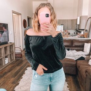 90’s off the shoulder velvet long sleeve top